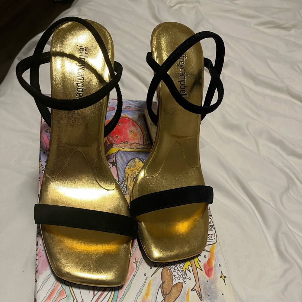 Jeffrey Campbell geometric black hills